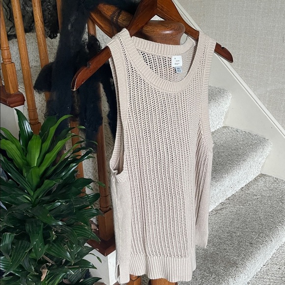 A new day Beige Knit Linen Tank Top - Picture 2 of 9